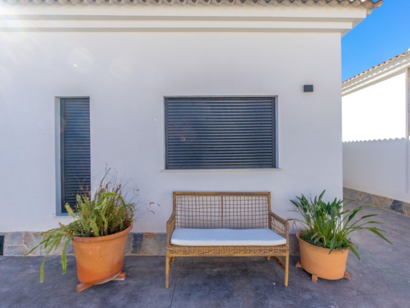Pool area in villa for sale in Torrevieja