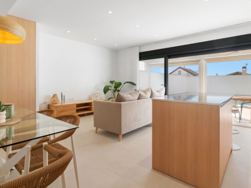 Bedroom in villa for sale in Torrevieja
