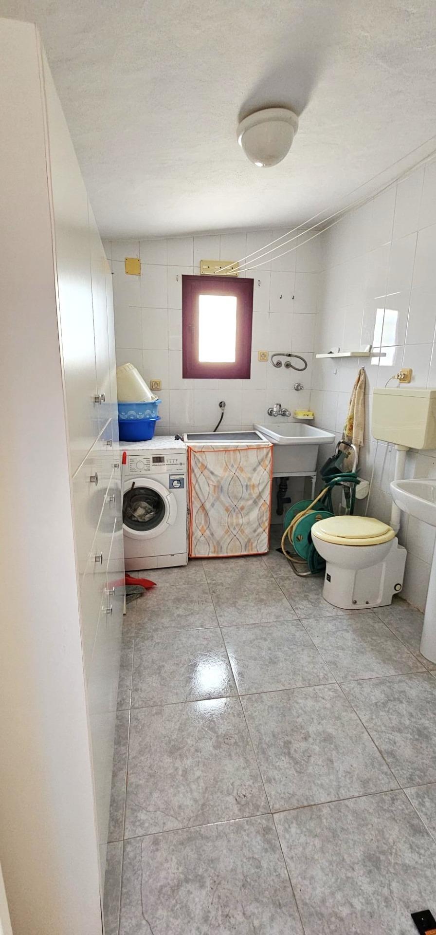 Bathroom in apartment for sale in Santiago de la Ribera
