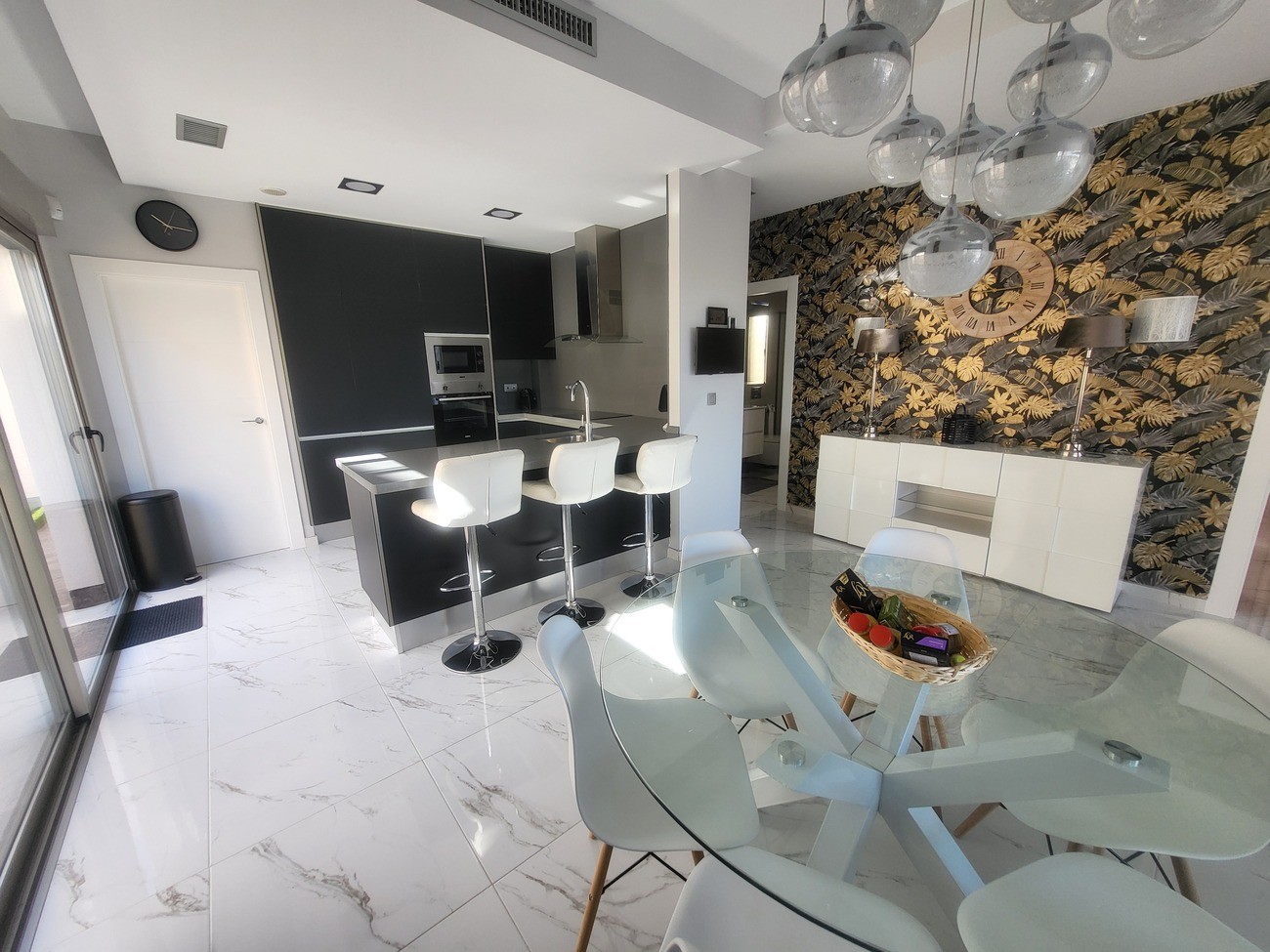 Pool area in villa for sale in Villamartin