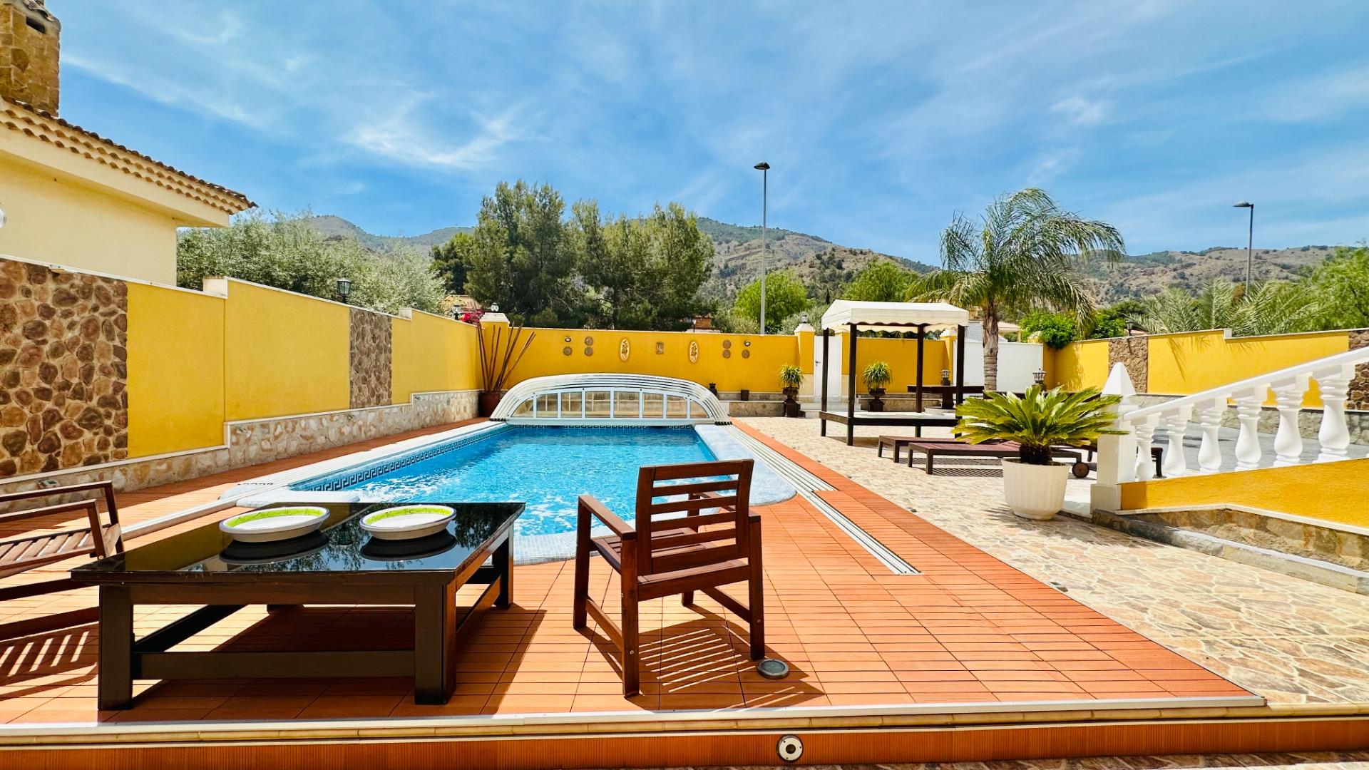 Kitchen in villa for sale in Orihuela