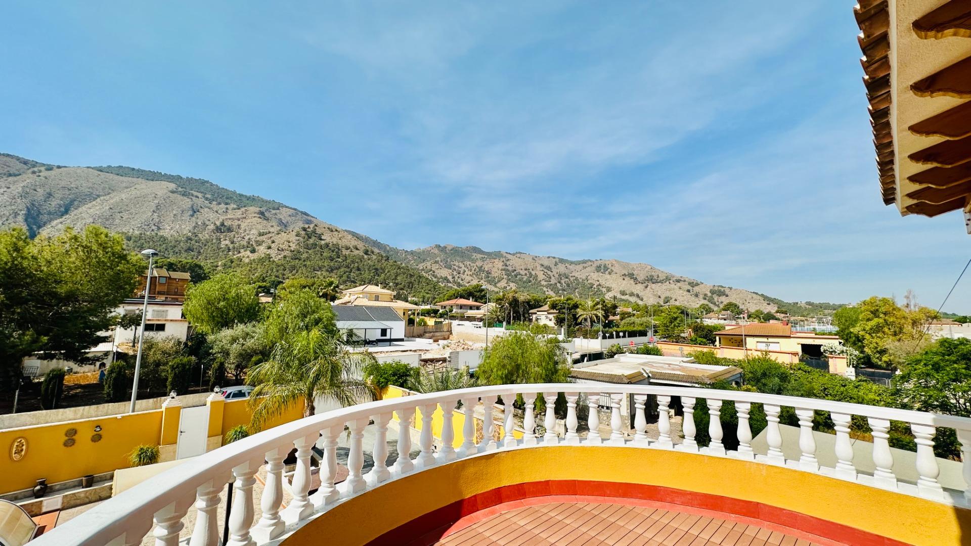 Kitchen in villa for sale in Orihuela