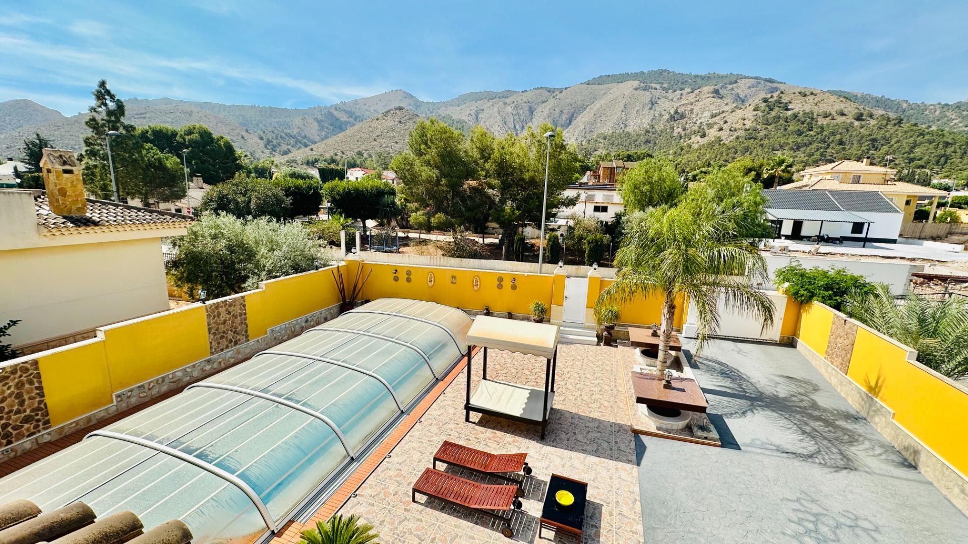 Bathroom in villa for sale in Orihuela