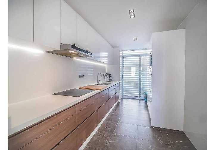This lovely townhouse is situated in 100 metres from central Guardamar beach and has beautiful open