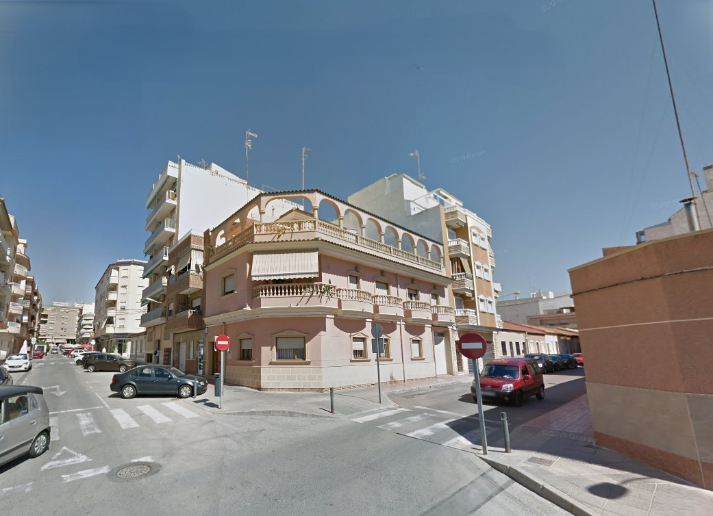 This property boasts 349 square meters spread across 2 floors, with provision for an additional 2 fl