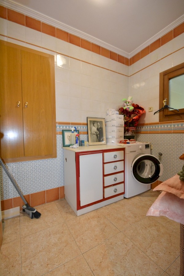 Master bedroom in villa for sale in Guardamar del Segura