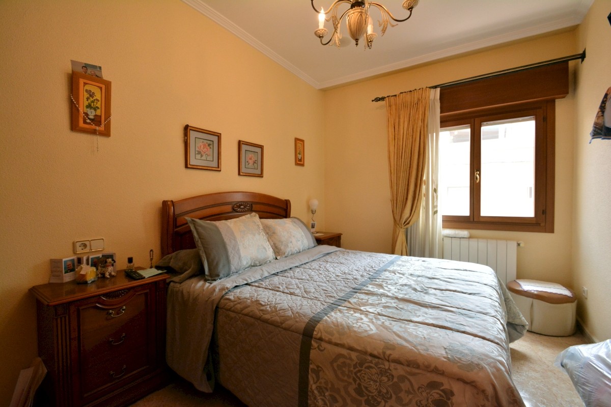Terrace in villa for sale in Guardamar del Segura