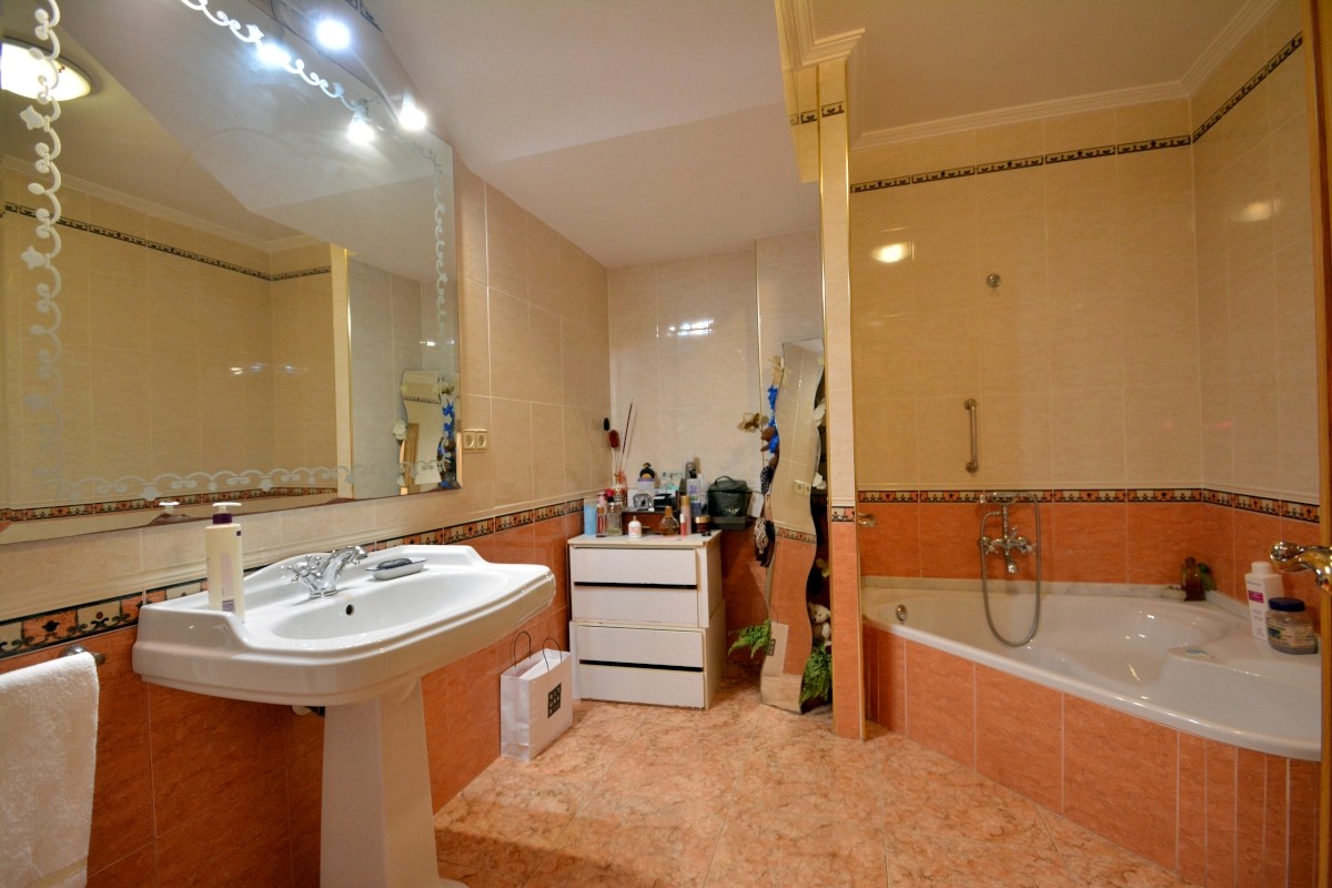 Pool area in villa for sale in Guardamar del Segura
