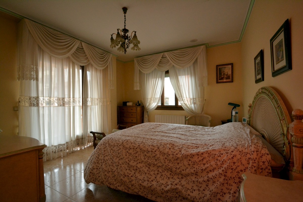 Garden in villa for sale in Guardamar del Segura