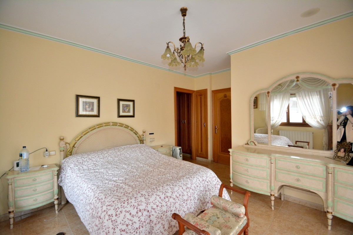 Dining area in villa for sale in Guardamar del Segura