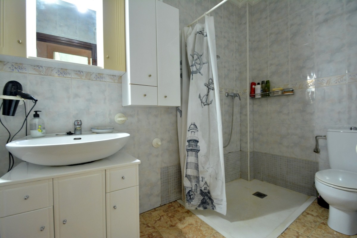 Typical Spanish property in the very centre of Guardamar del Segura, right in front of Mercadona squ