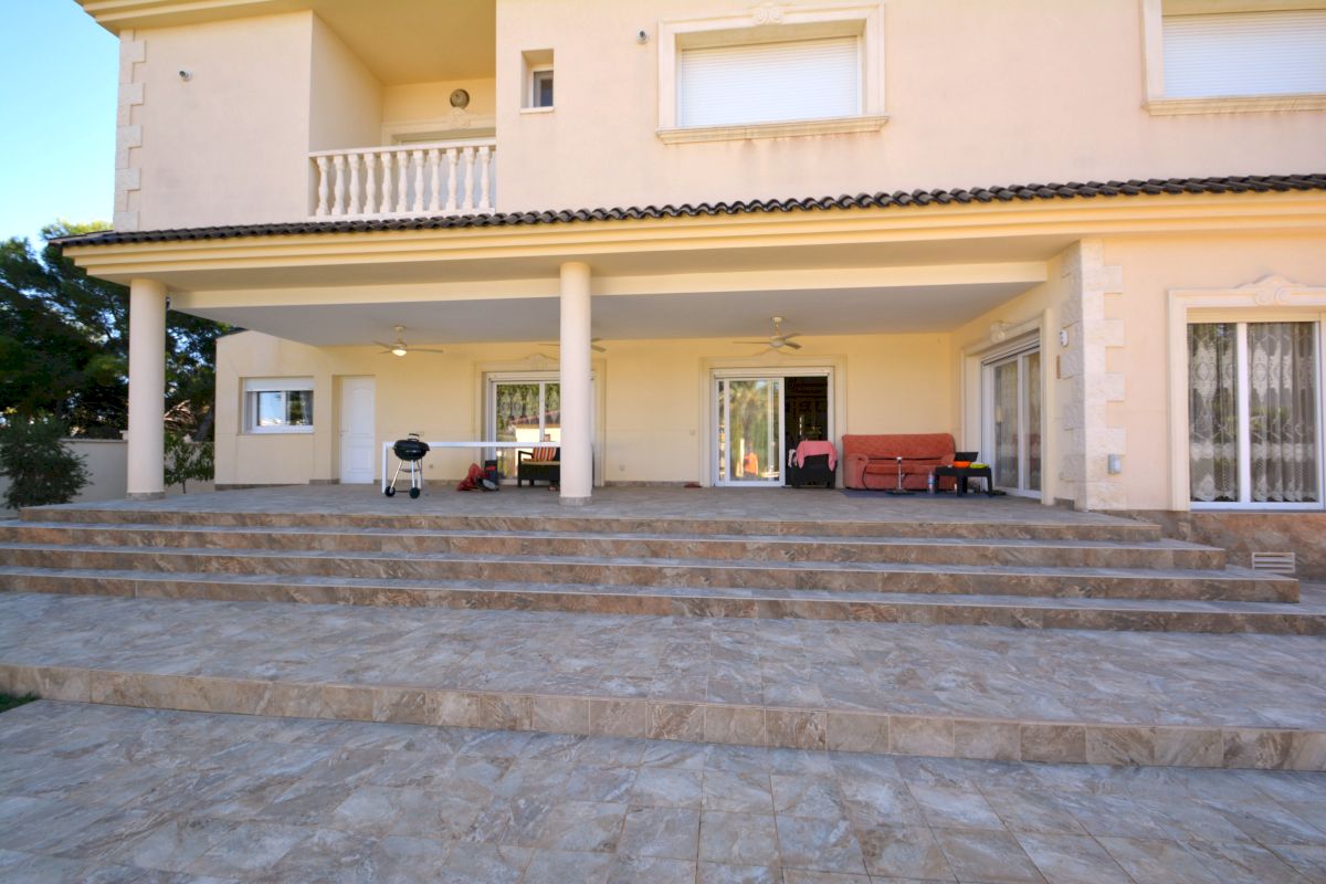 Bathroom in villa for sale in Orihuela Costa