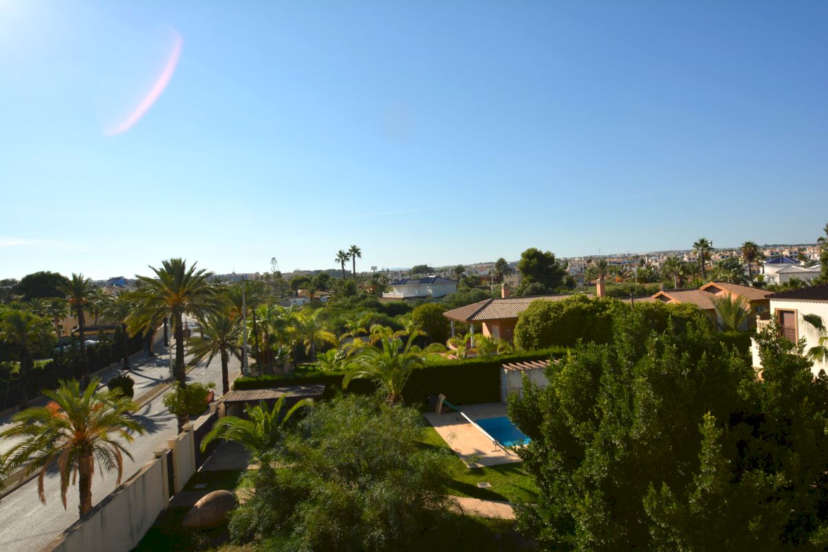 Dining area in villa for sale in Orihuela Costa