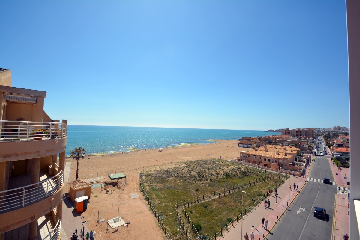 Terrace in apartment for sale in Torrevieja