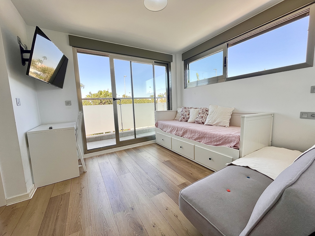 Pool area in villa for sale in Torre de La Horadada