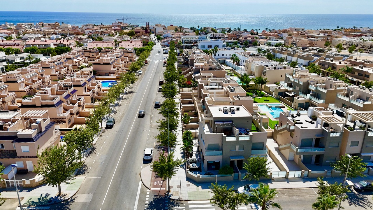 Terrace in villa for sale in Torre de La Horadada