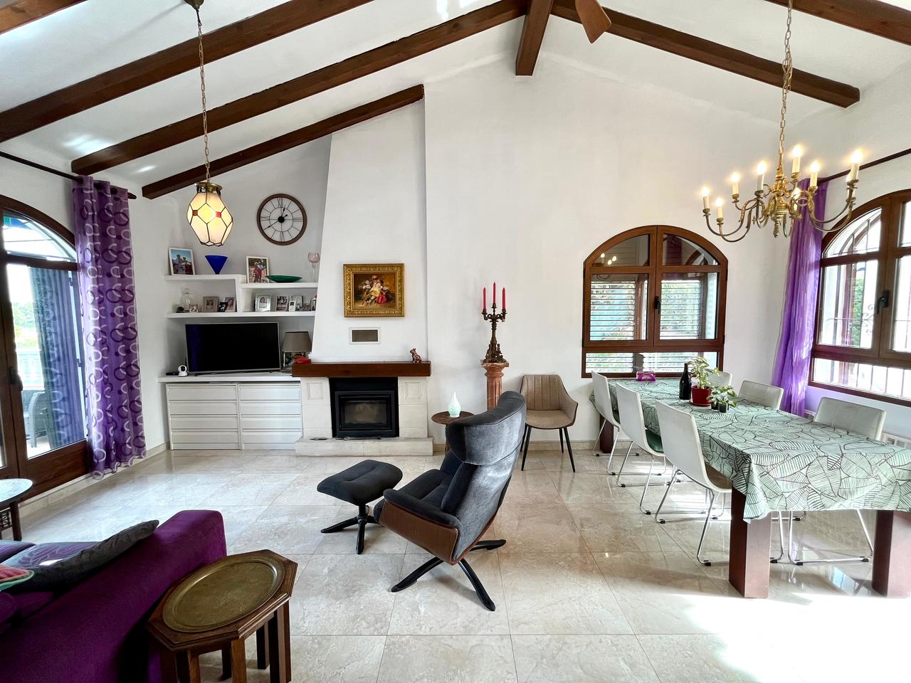 Living room in villa for sale in Villamartin
