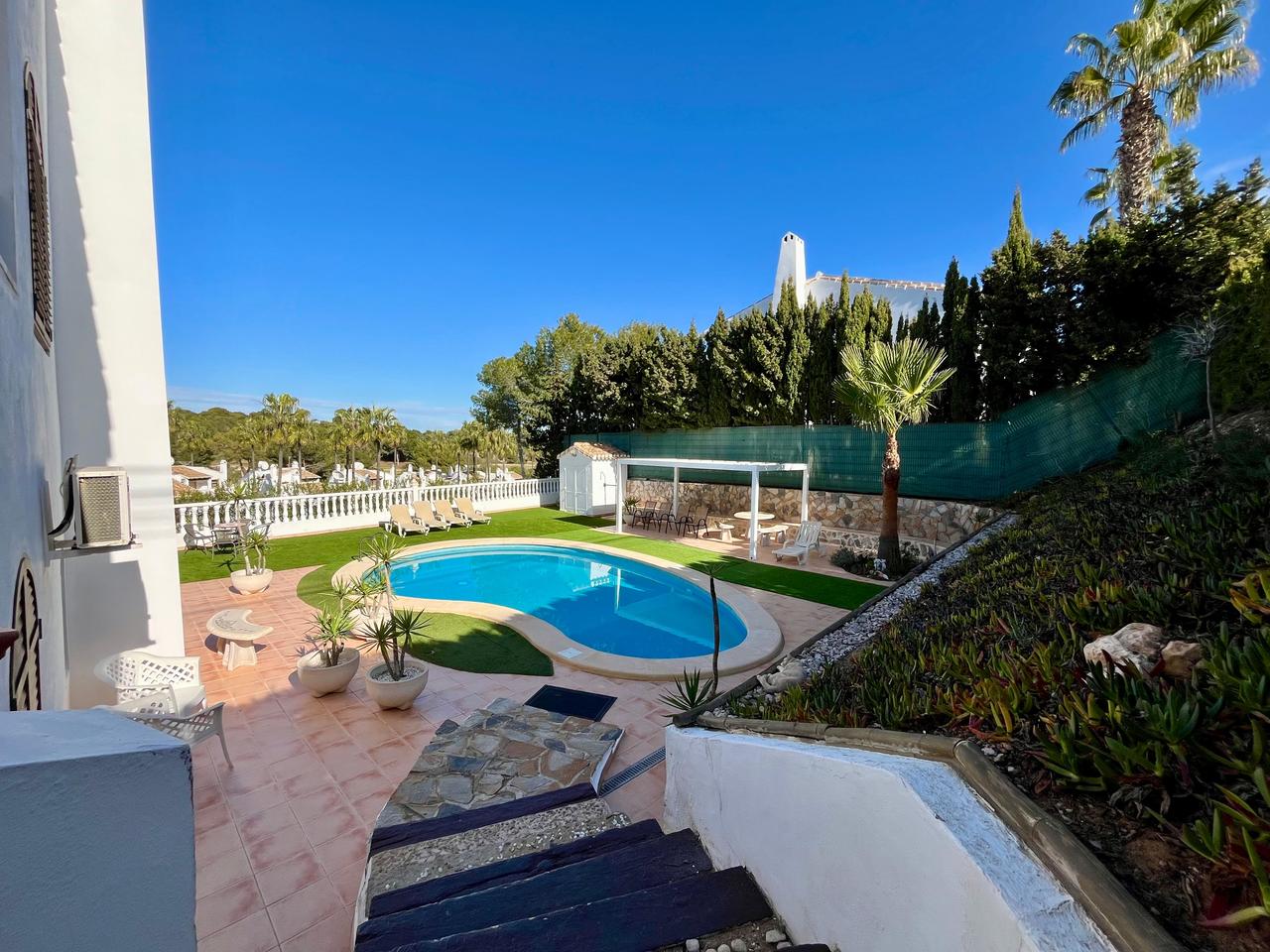 Discover this spectacular 4-bedroom independent villa situated on a 900 m² plot near the well known