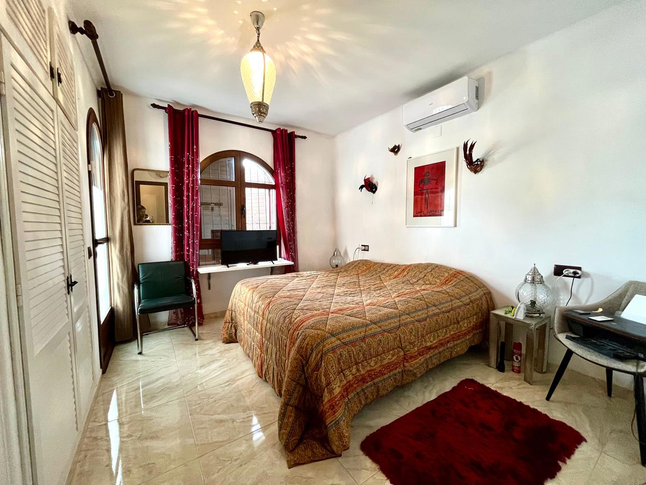Pool area in villa for sale in Villamartin
