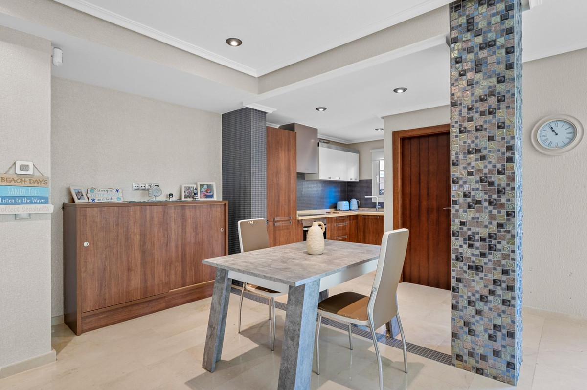 Master bedroom in apartment for sale in Cabo Roig