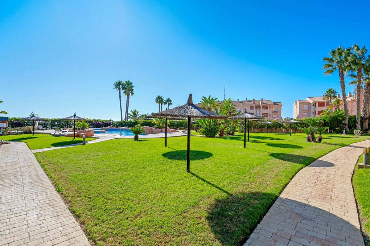 Dining area in apartment for sale in Cabo Roig