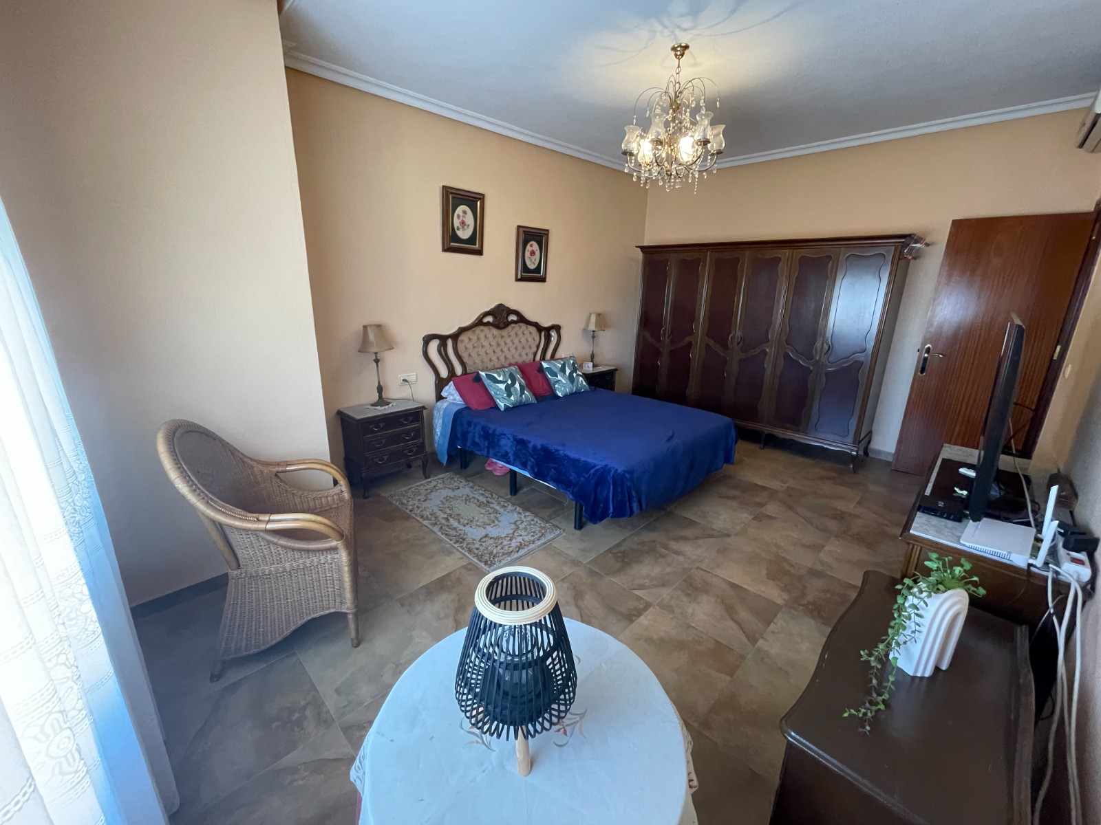 Master bedroom in villa for sale in San Miguel de Salinas