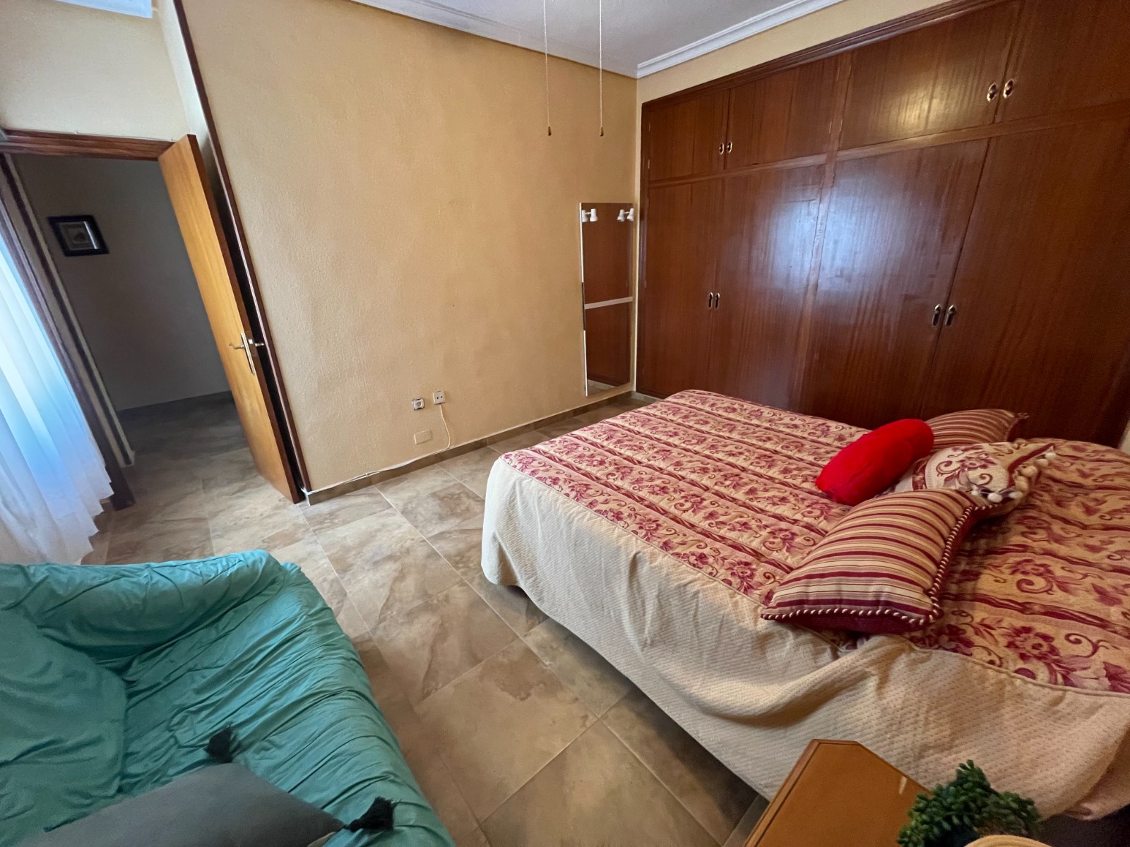 Master bedroom in villa for sale in San Miguel de Salinas