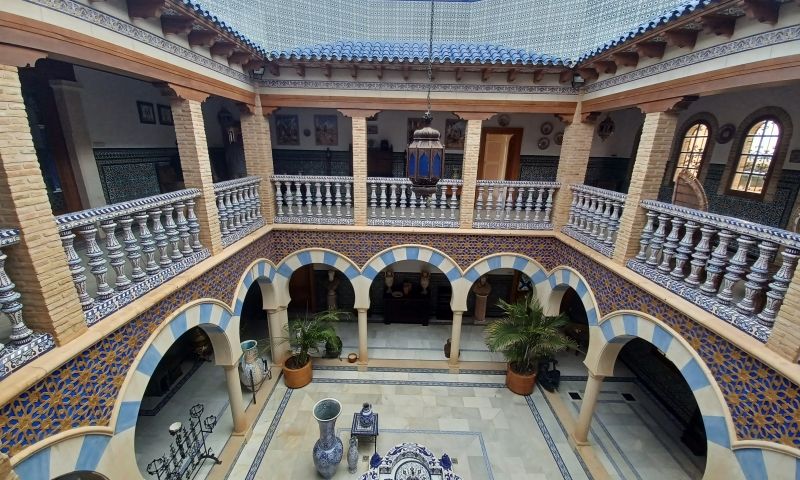Dining area in villa for sale in Orihuela Costa