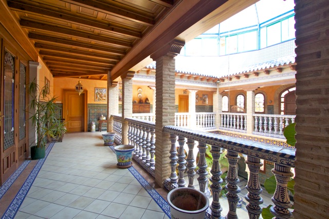 Dining area in villa for sale in Orihuela Costa