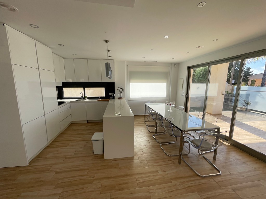 Dining area in villa for sale in Mar de Cristal