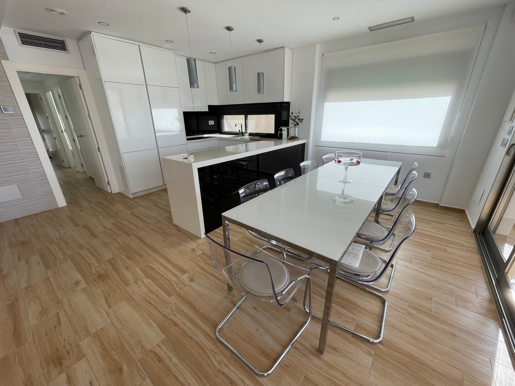 Stunning Modern Villa Near Playa Mar de Cristal – A Unique OpportunityThis beautifully designed 6-be