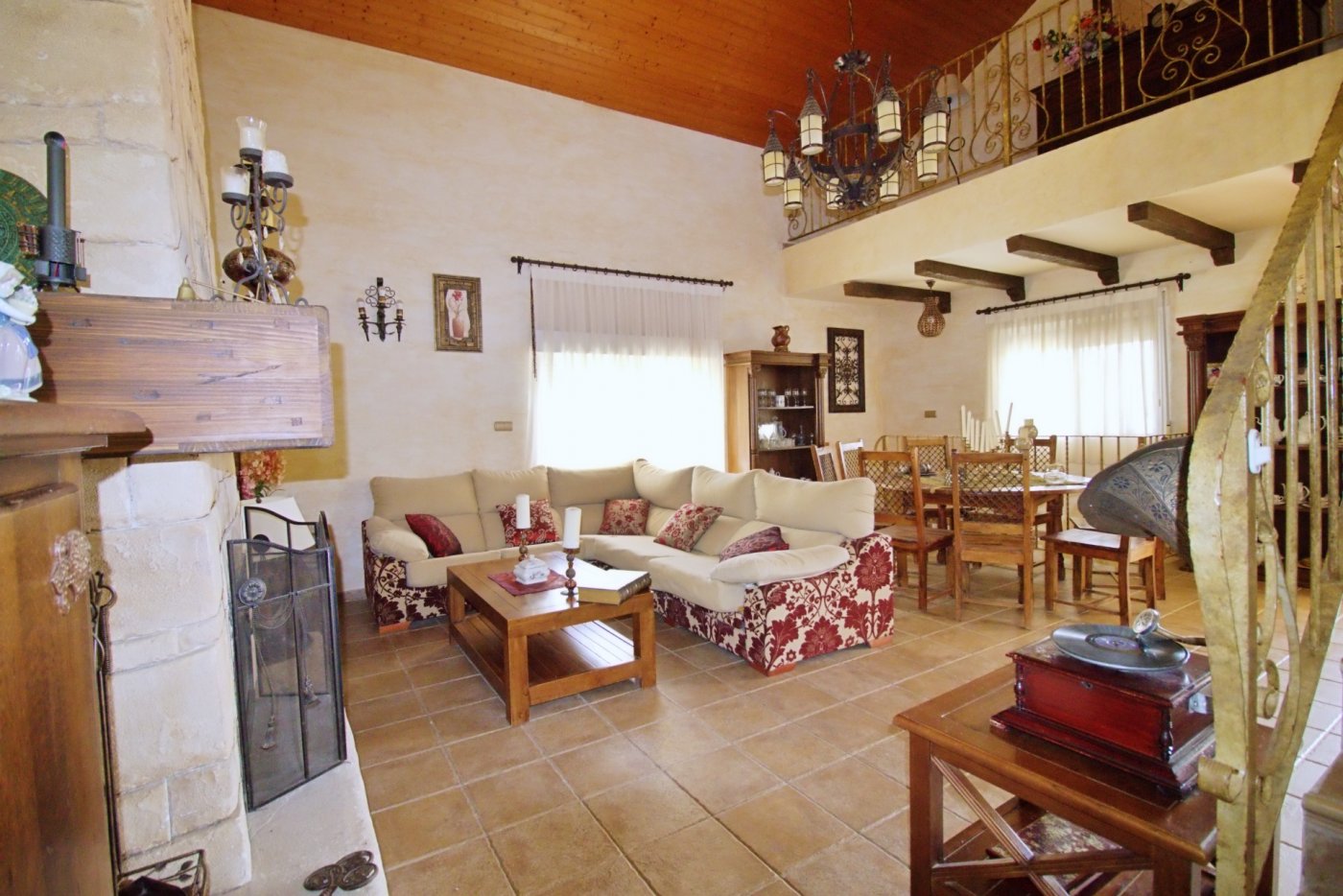 Garden in villa for sale in Elche Pedanías