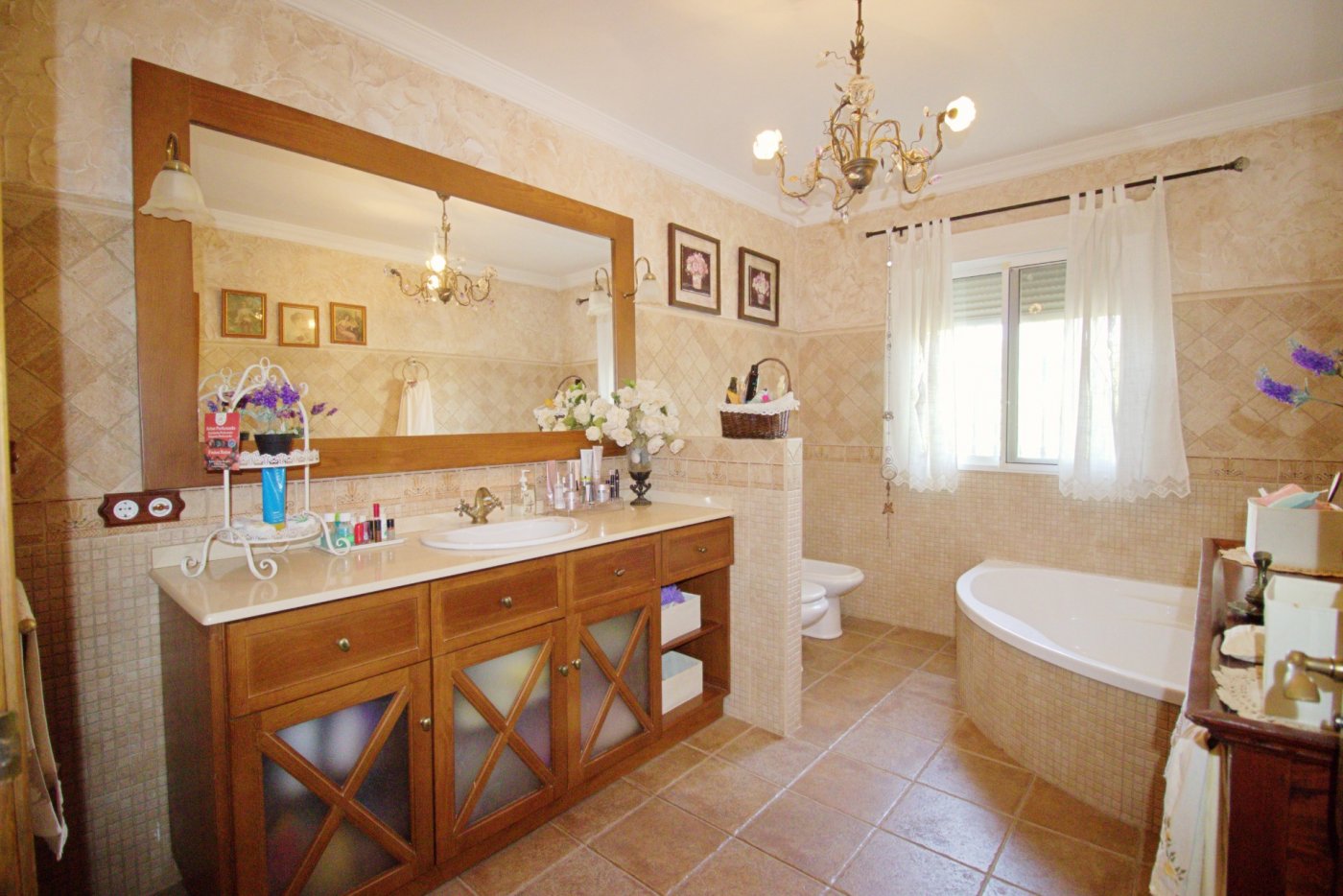 Pool area in villa for sale in Elche Pedanías