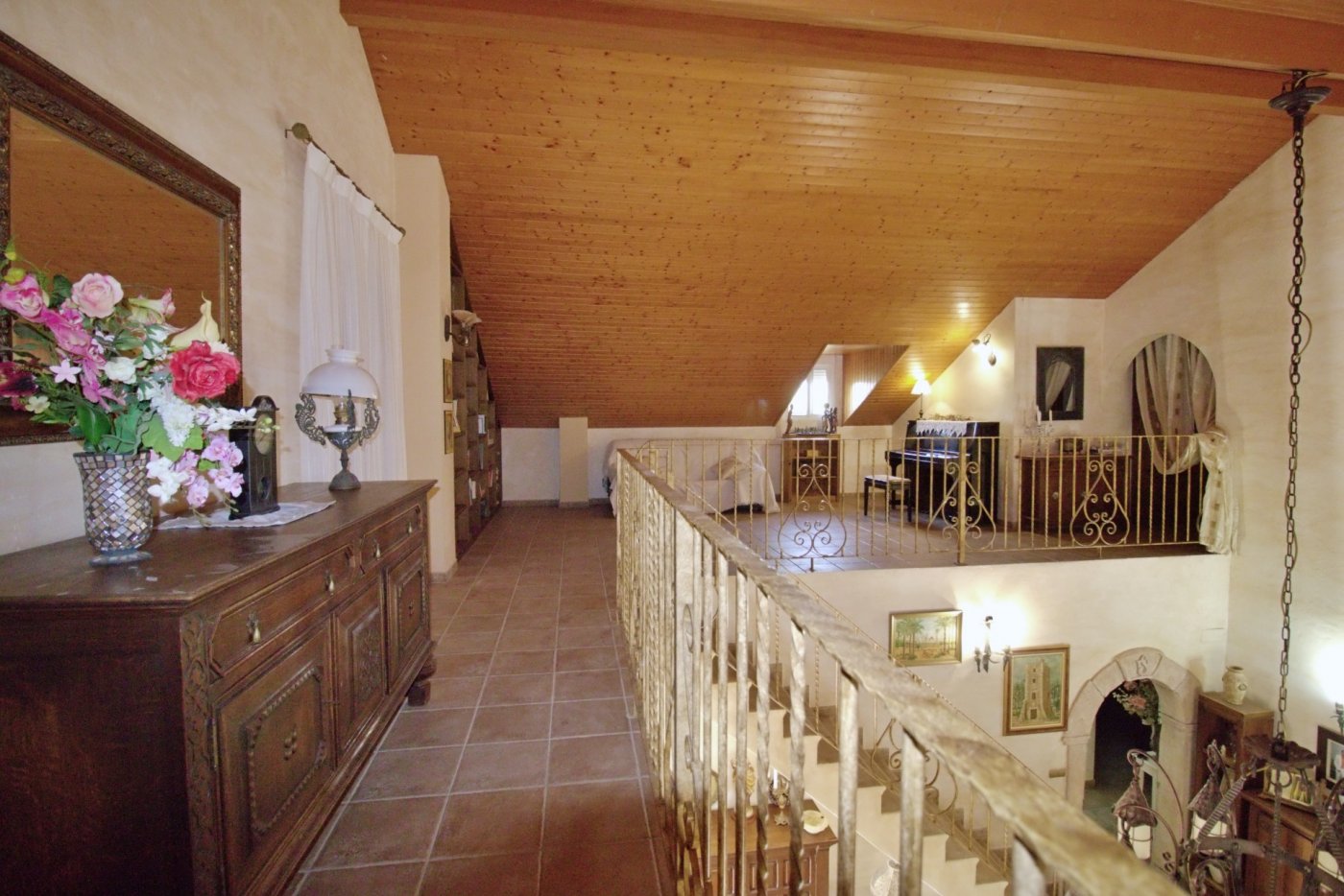 Pool area in villa for sale in Elche Pedanías