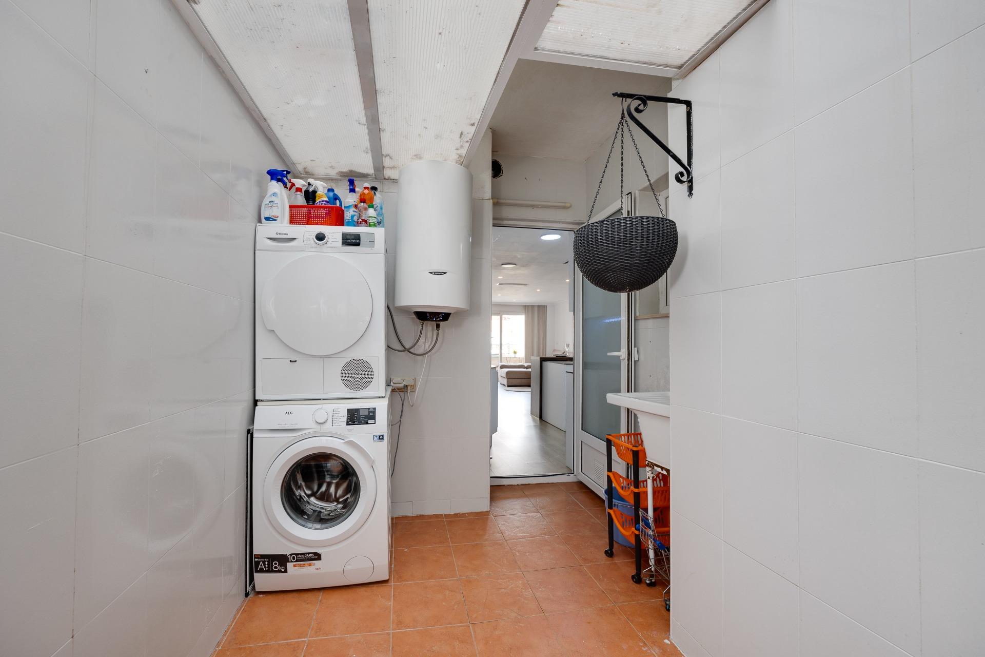 Bedroom in apartment for sale in Torrevieja