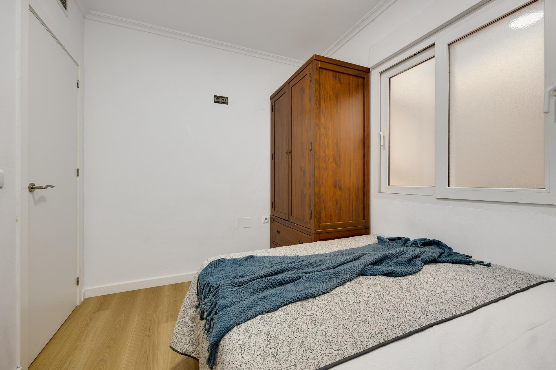 Master bedroom in apartment for sale in Torrevieja