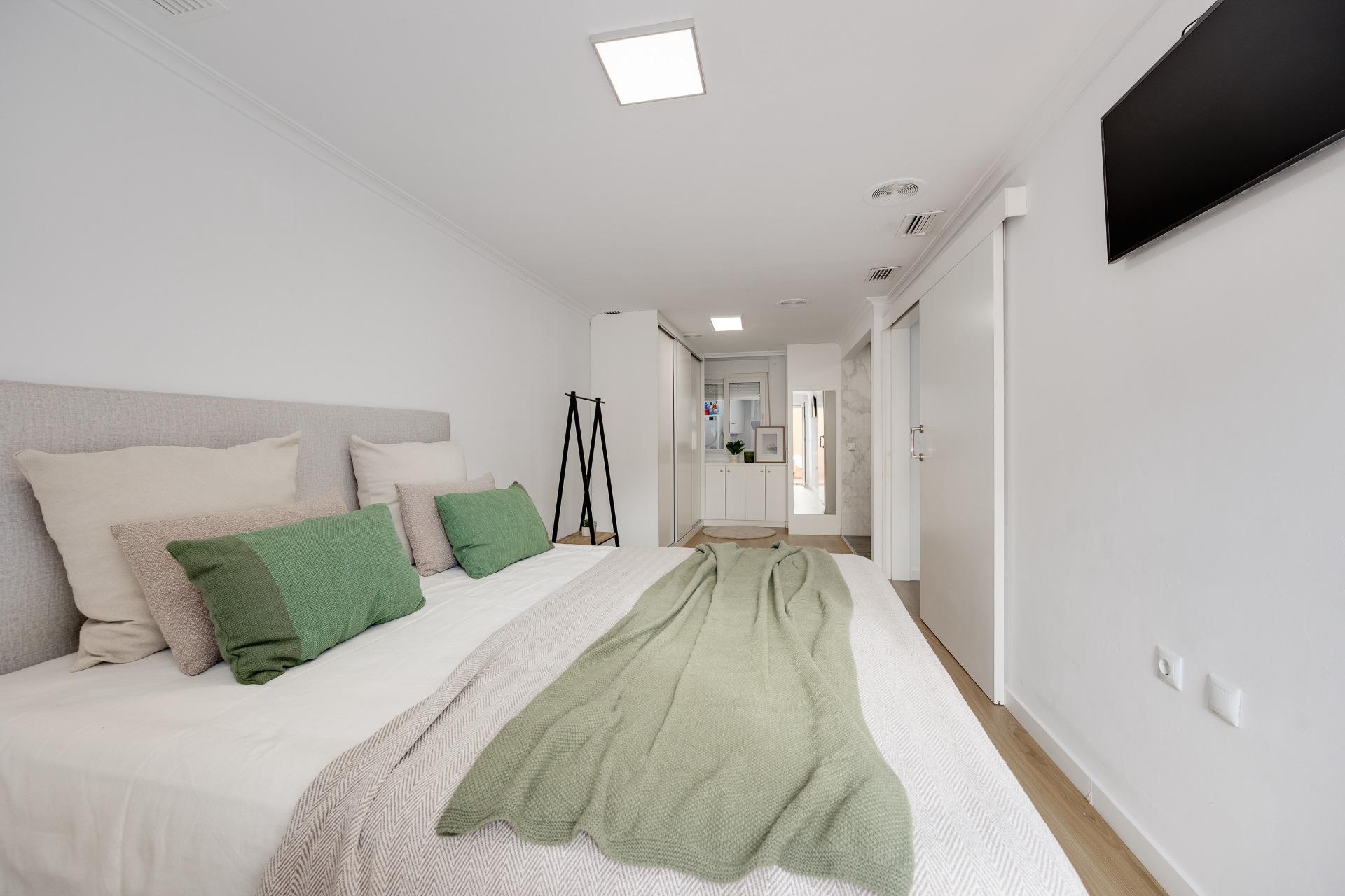 Master bedroom in apartment for sale in Torrevieja