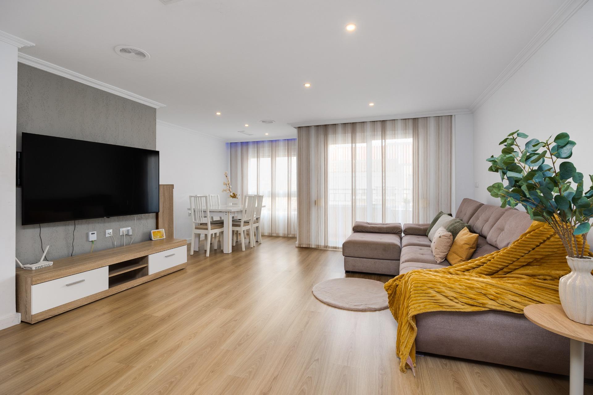 Terrace in apartment for sale in Torrevieja