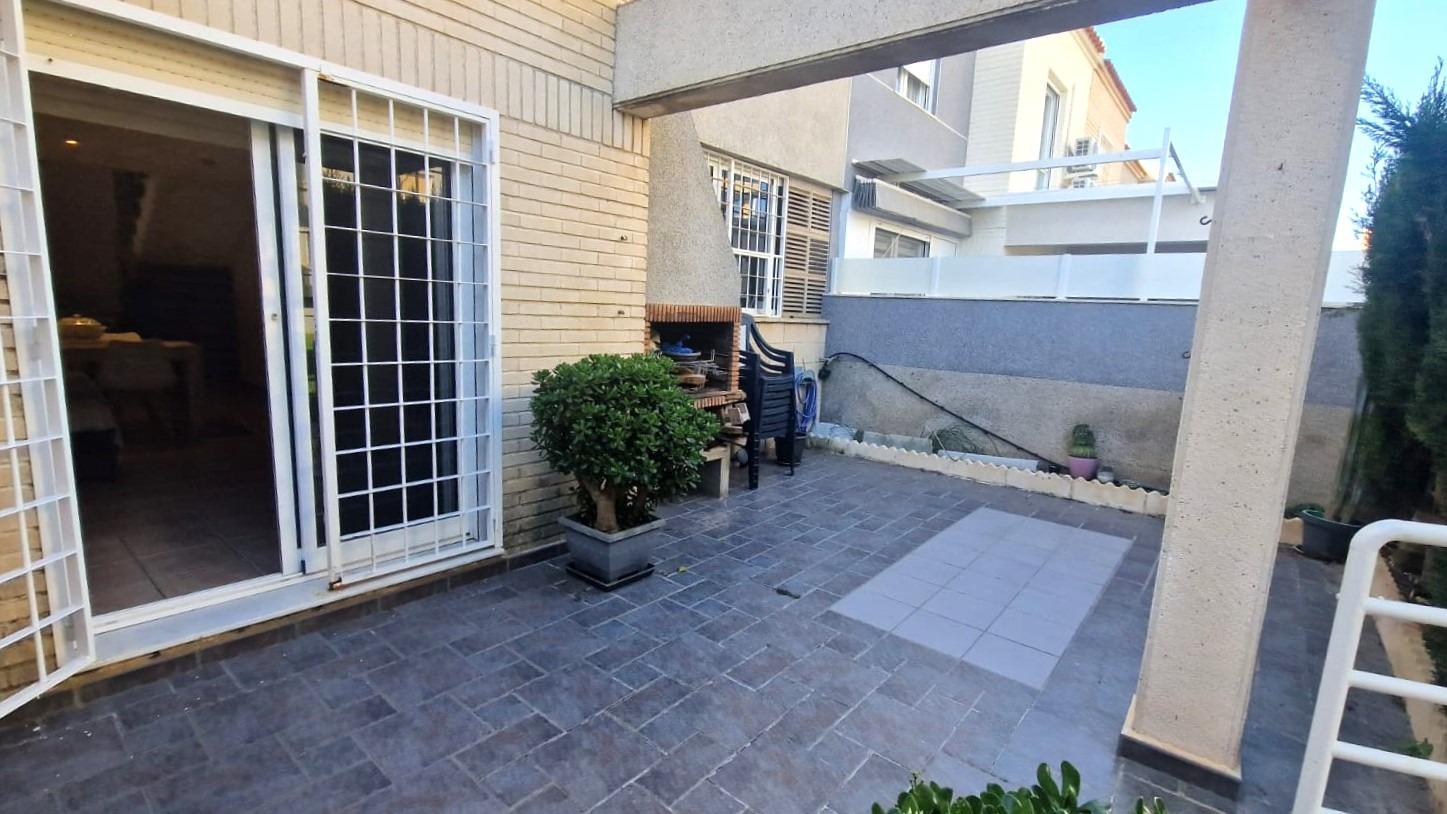 Spacious two floors semi-detached house in very good condition in a beautiful Residential in Aguas N
