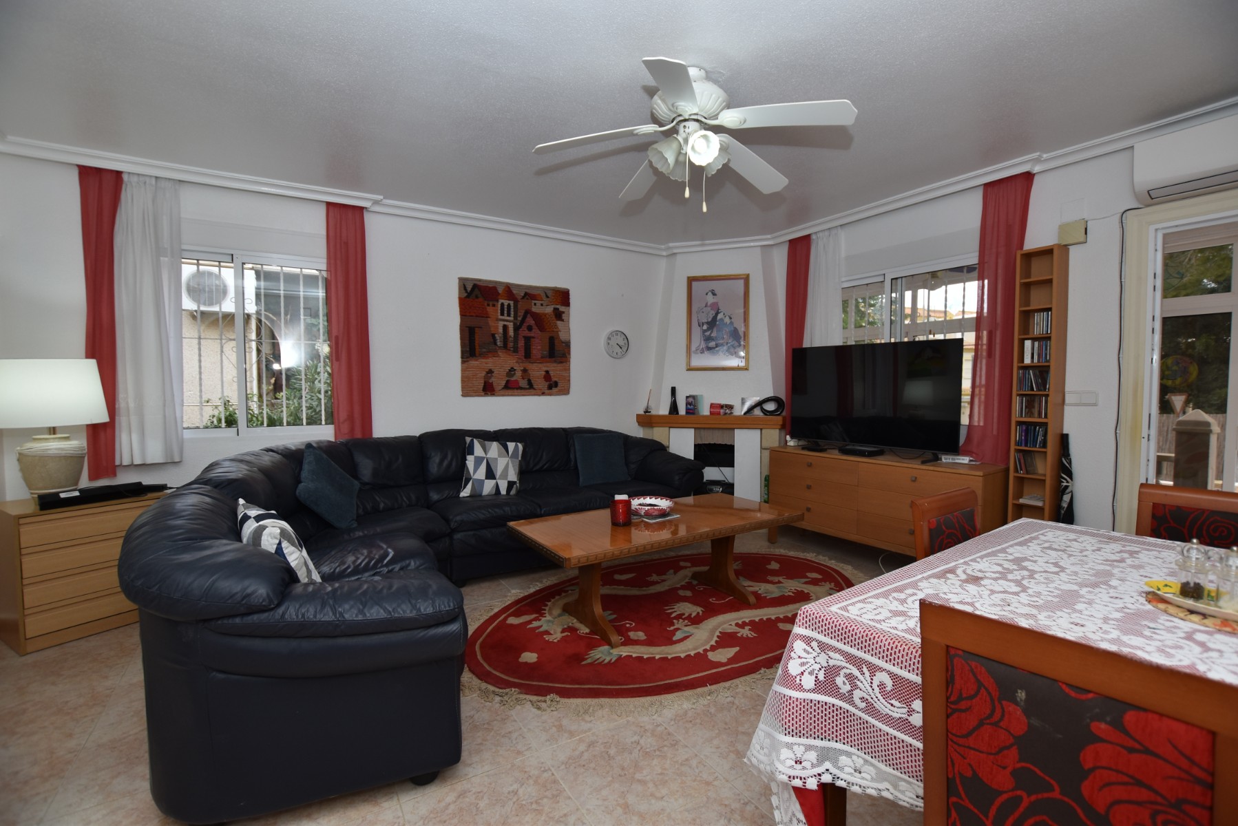 Living room in villa for sale in Algorfa