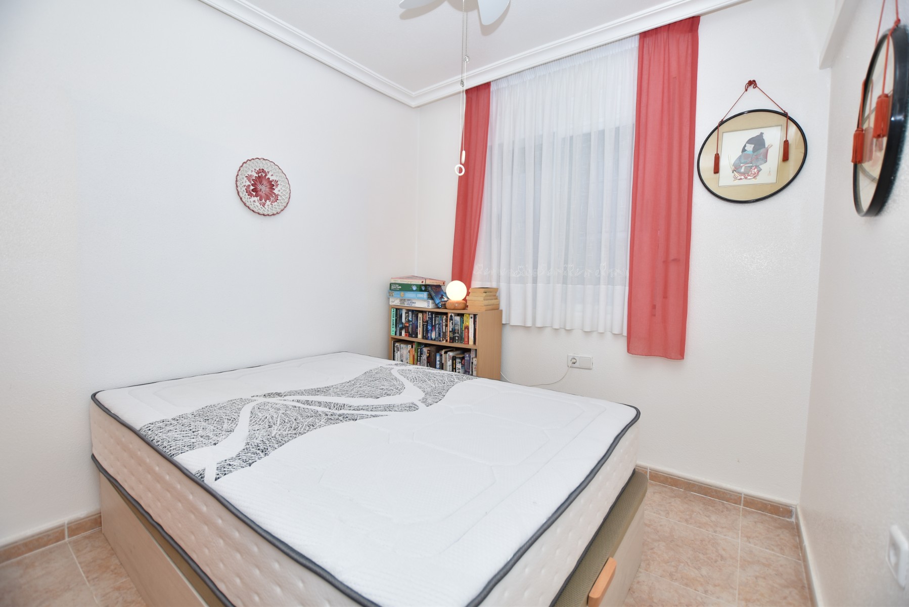 Master bedroom in villa for sale in Algorfa