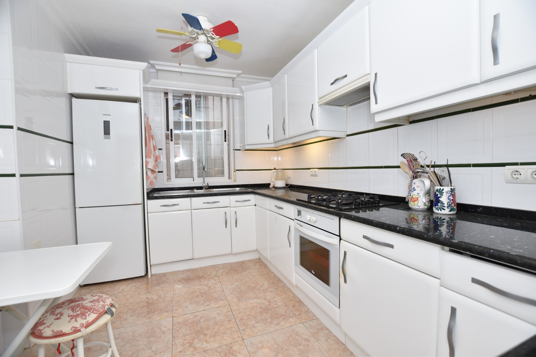 Pool area in villa for sale in Algorfa