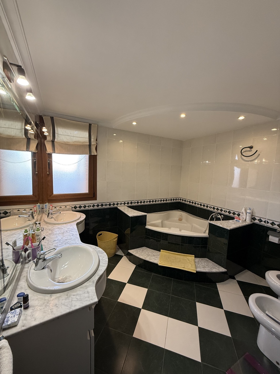 Master bedroom in apartment for sale in Onil