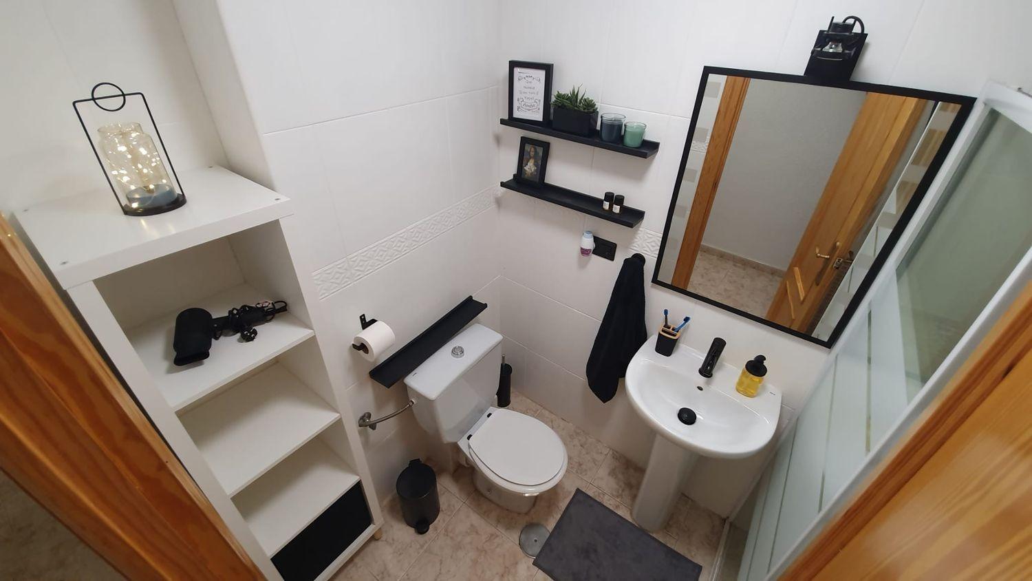 Master bedroom in apartment for sale in Torrevieja