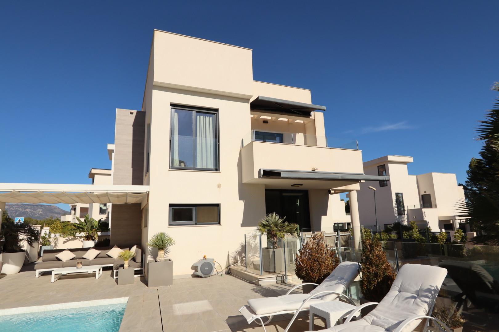 Exterior view in villa for sale in la Nucia