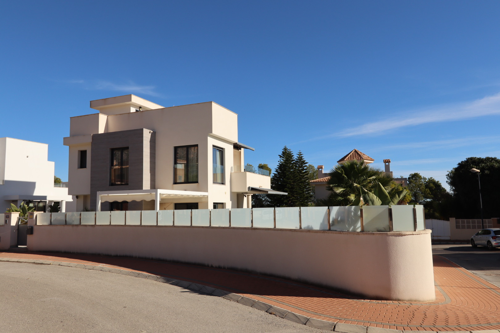 Pool area in villa for sale in la Nucia
