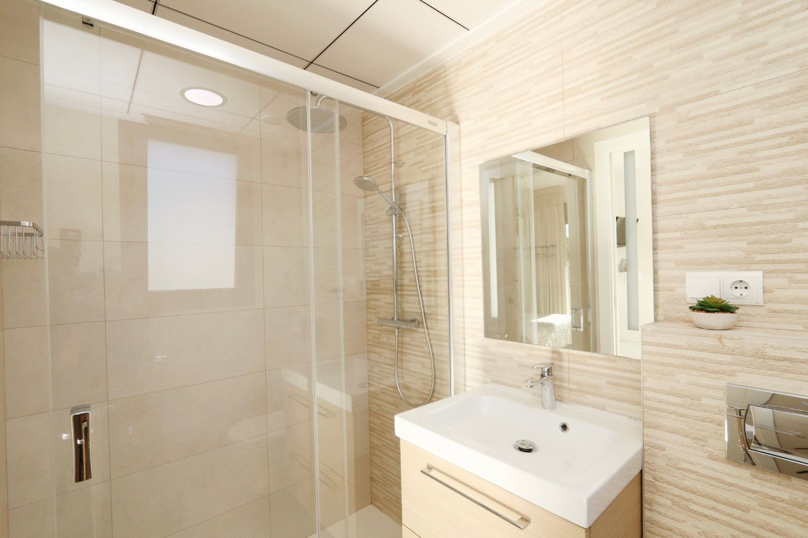 Bathroom in villa for sale in la Nucia