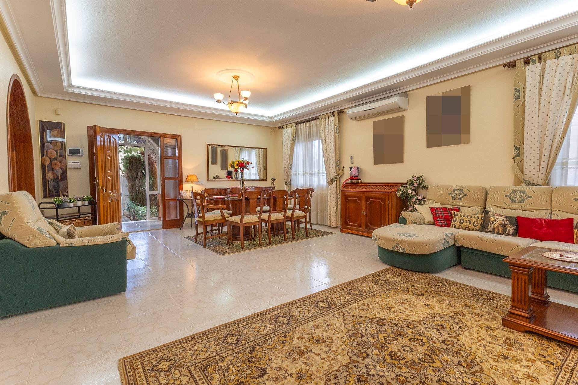 Garden in villa for sale in Ciudad Quesada