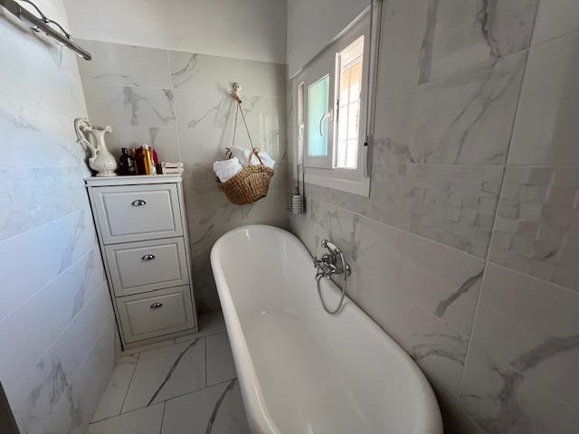 Bathroom in villa for sale in Dolores