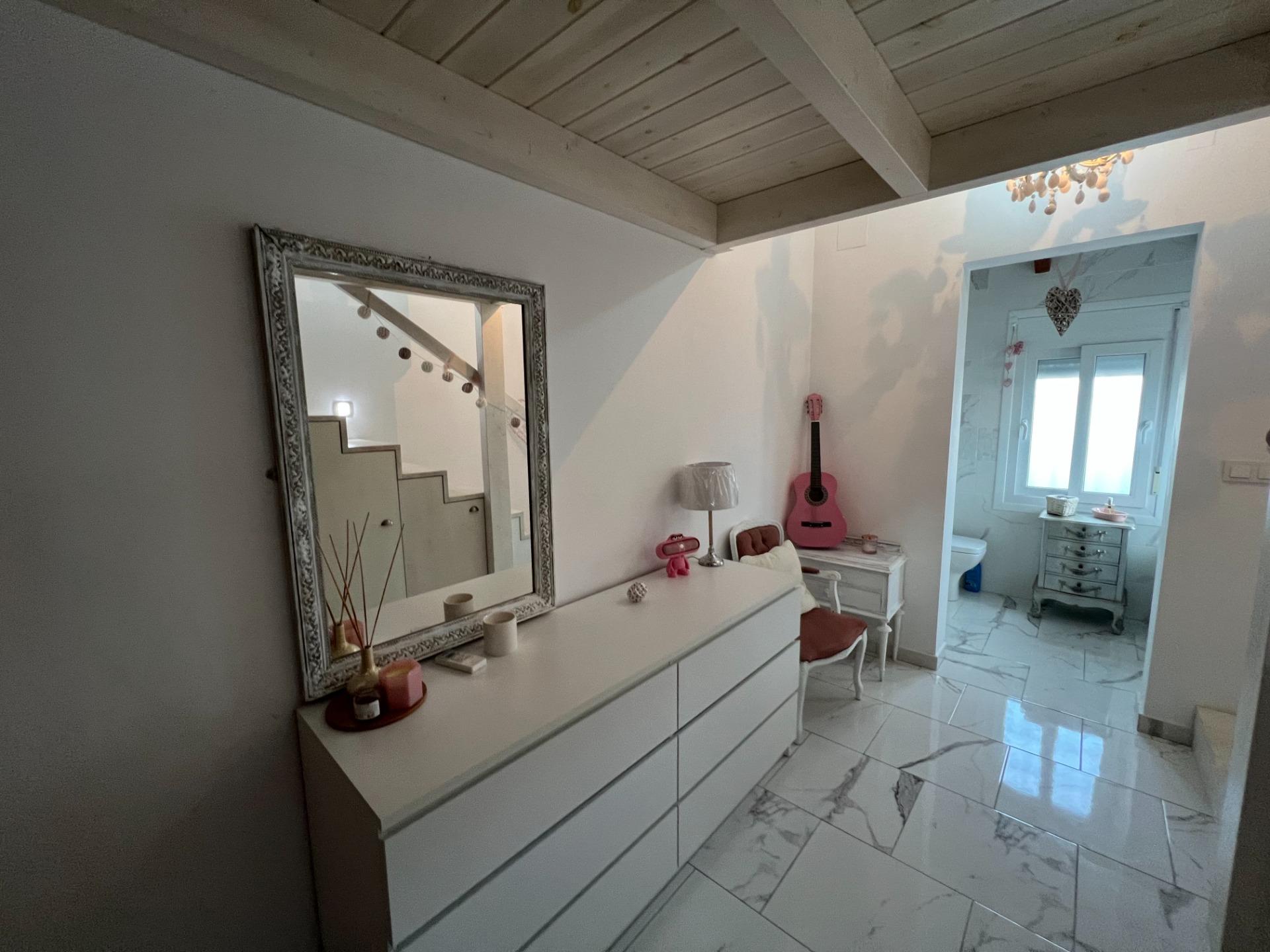 Garden in villa for sale in Dolores